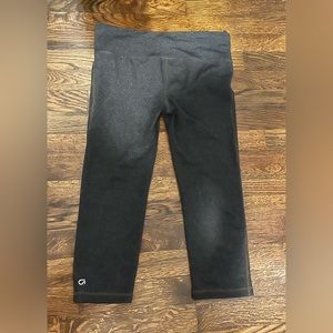 Gap Fit Capri Leggings (Size Medium)